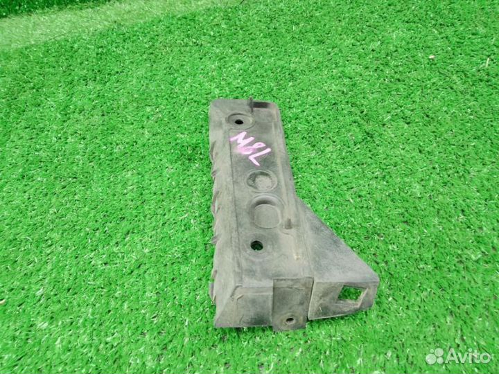 Кронштейн бампера передний левый Audi a4 b6 3066