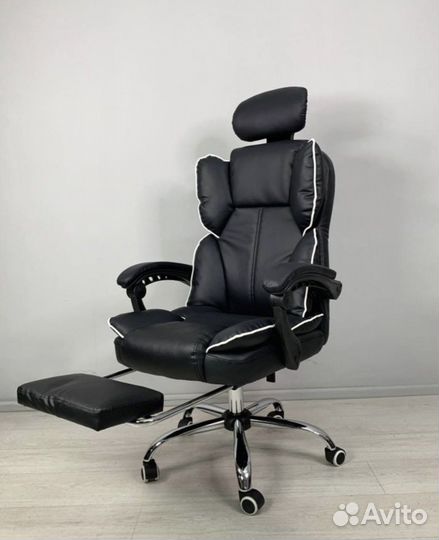 Офисное кресло black с подголовником