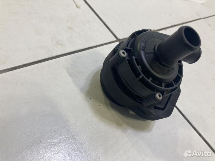 Насос водяной дополнительный Mercedes-Benz S-Class