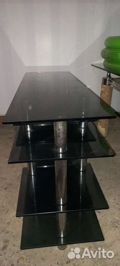 Стеклянная тумба под тв