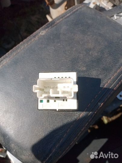 Блок управления зеркал Mitsubishi Lancer 10