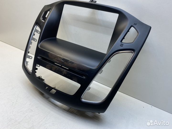 Накладка декоративная Ford Focus III 2011-2018