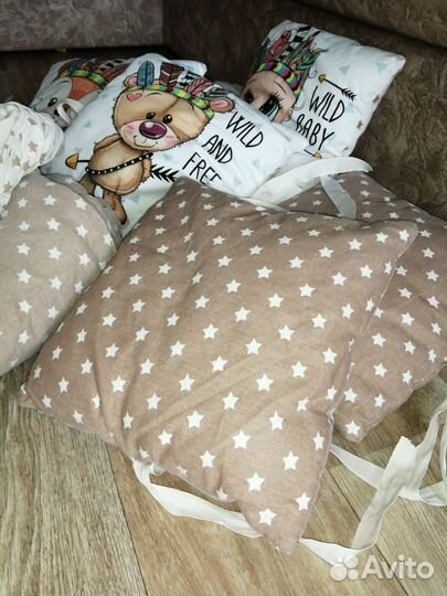 Бортики в детскую кроватку с одеялом