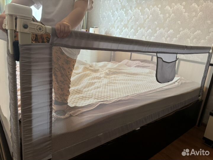 Бортики защитные на кровать