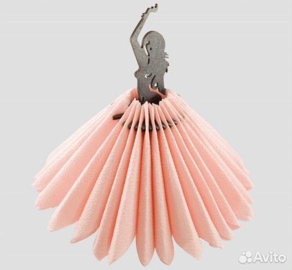 Салфетница из дерева Танцовщица