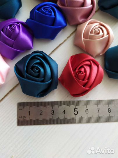Розочка из атласа около 4 см, 155 шт