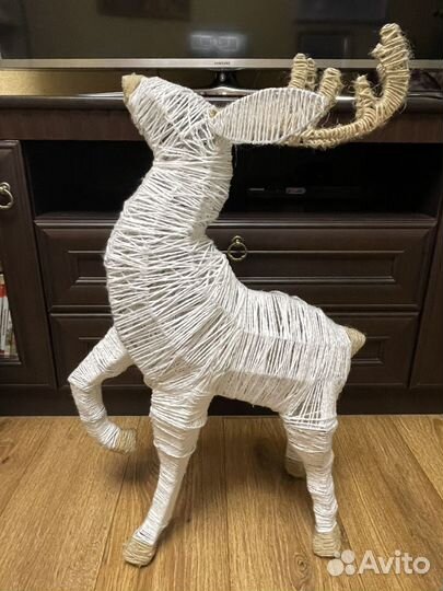 Олень новогодний