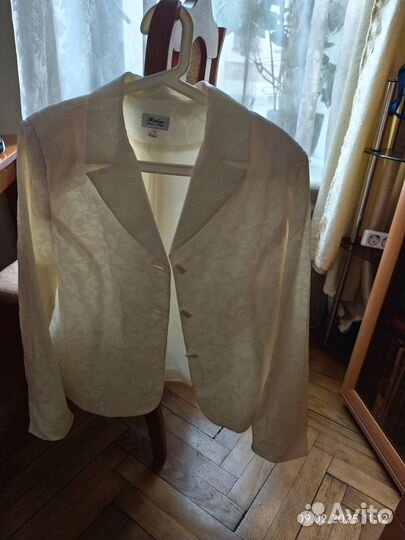 Пиджак женский нарядный