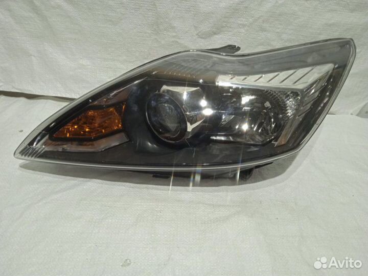 Фара левая Ford Focus 2