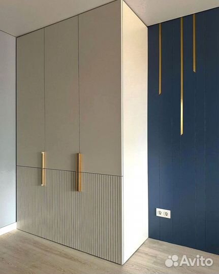 Шкаф распашной для одежды