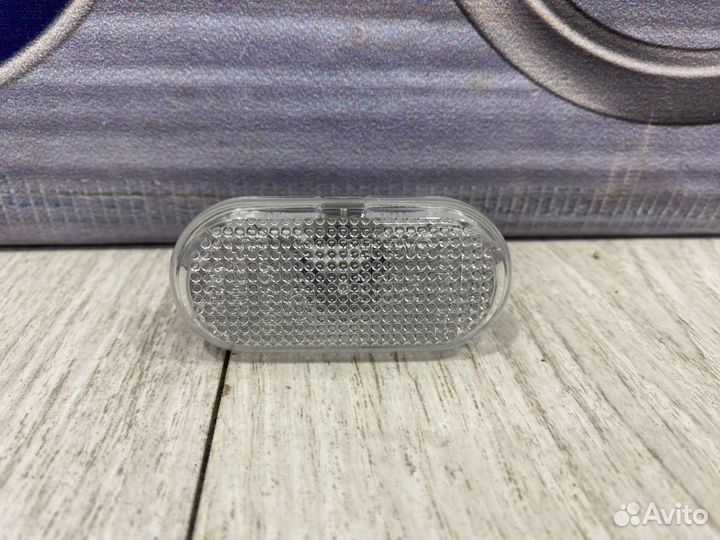 Повторитель поворотника в Крыло в Зеркало Renault