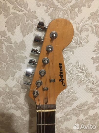 Электрогитара