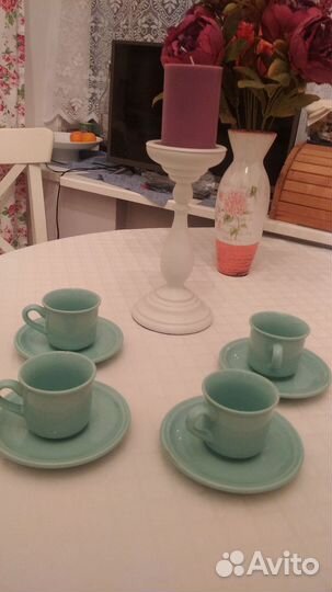 Набор кофейных чашек с блюдцами