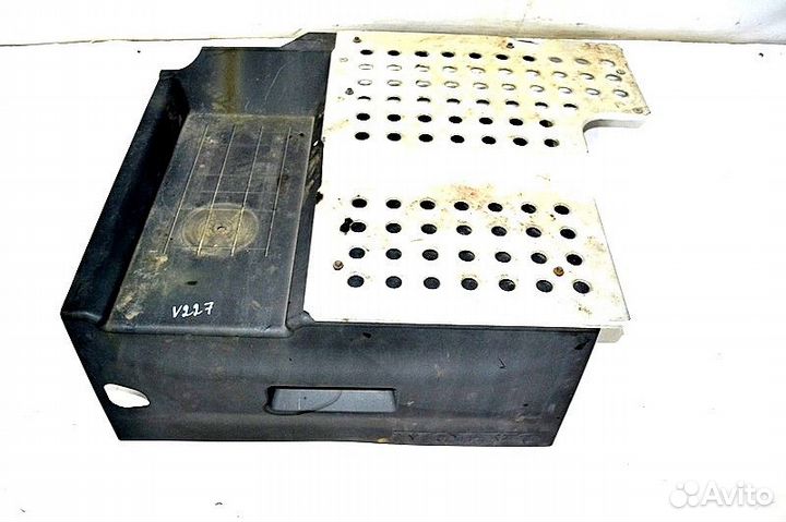 Крышка аккумуляторного ящика volvo FH (01.12)