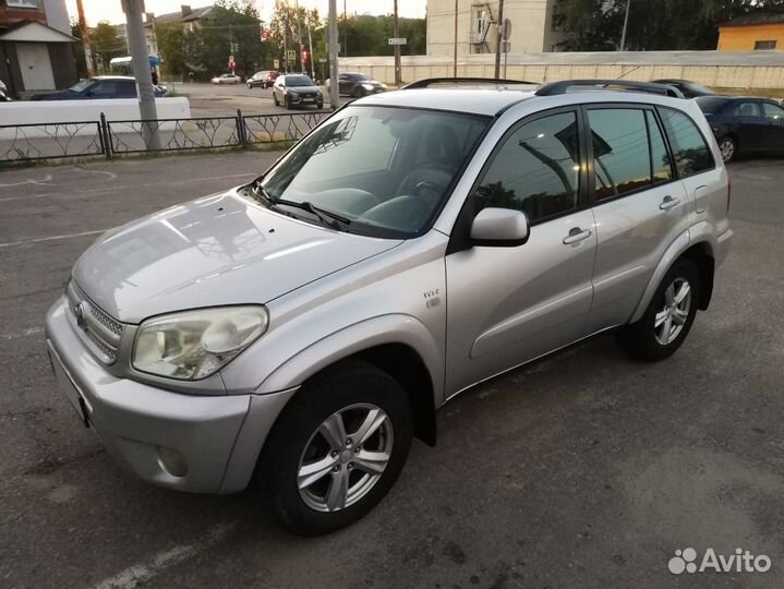 Toyota RAV4 2.0 AT, 2005, 285 000 км