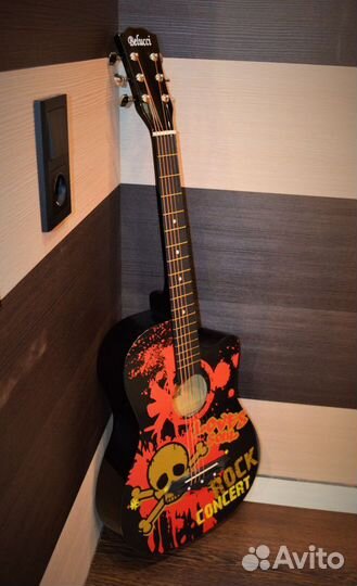 Акустическая гитара с принтом (новые) + аксессуары