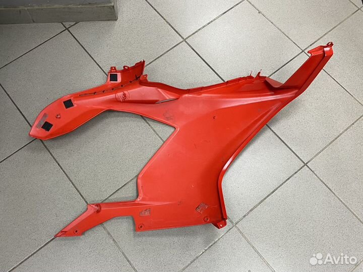 Ducati panigale v4 Пластик боковина oem