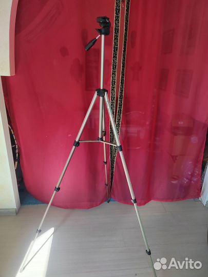 Штатив USA новый 145см складной тринога