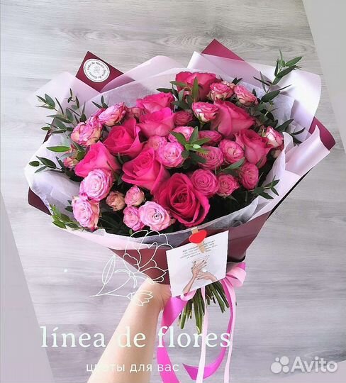 Сборный букет из кустовой и одноголовой розы