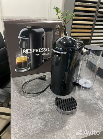Кофемашина капсульная DeLonghi Nespresso Vertuo Pl