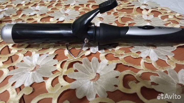 Плойка и утюжок для завивки волос
