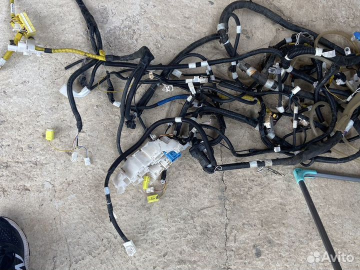 Проводка салона тойота рав4 2012-2015