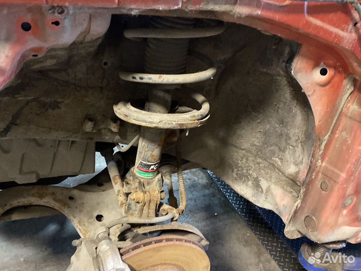 Передние амортизаторы Kia Rio 2