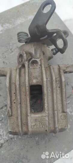 Суппорт задний левый skoda octavia A5 1.6 bse