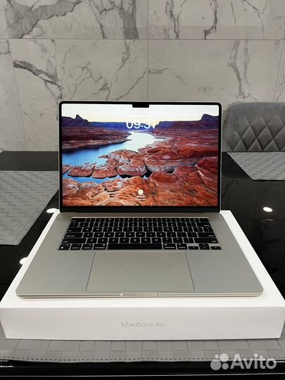 Macbook air 15 m2 8 256
