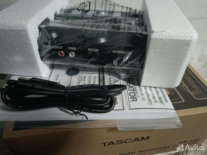 Звуковая карта tascam ministudio CreatorUS-42B