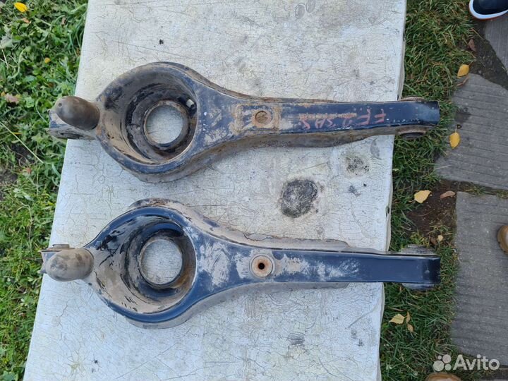 Рычаг задней подвески под пружиной на mazda3, 2шт