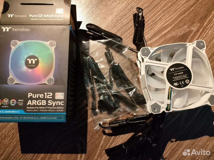 Корпусный вентилятор Thermaltake Pure 12 argb