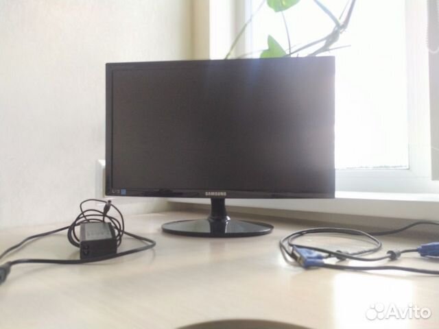 Монитор Samsung SyncMaster SA300 21.5”