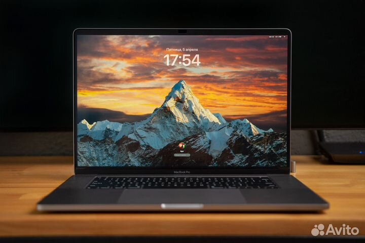 Macbook Pro 16' 2019 i9/32/2/Rodeon Pro 5500M 8GB