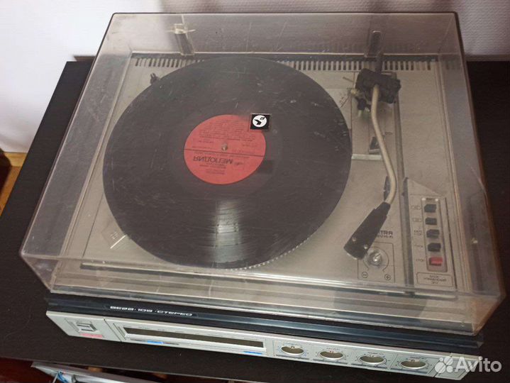 Проигрыватель винила Вега 109