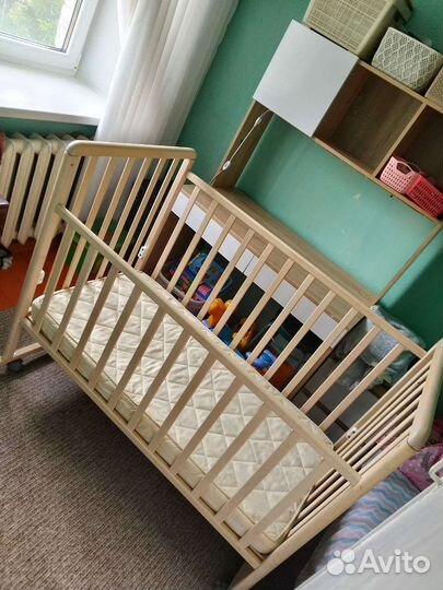 Детская кроватка с матрасом