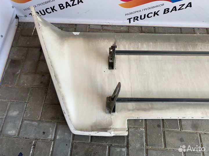 Спойлер кабины верхний Volvo F