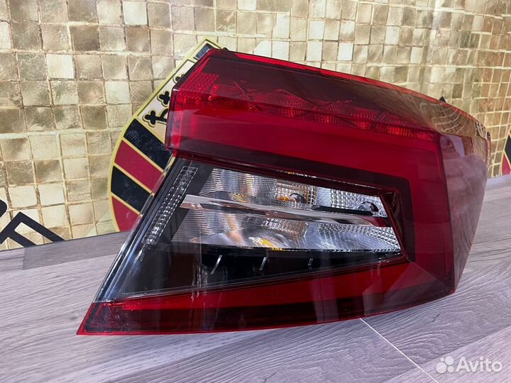 Фонарь задний правый наружный Skoda Karoq 17-23