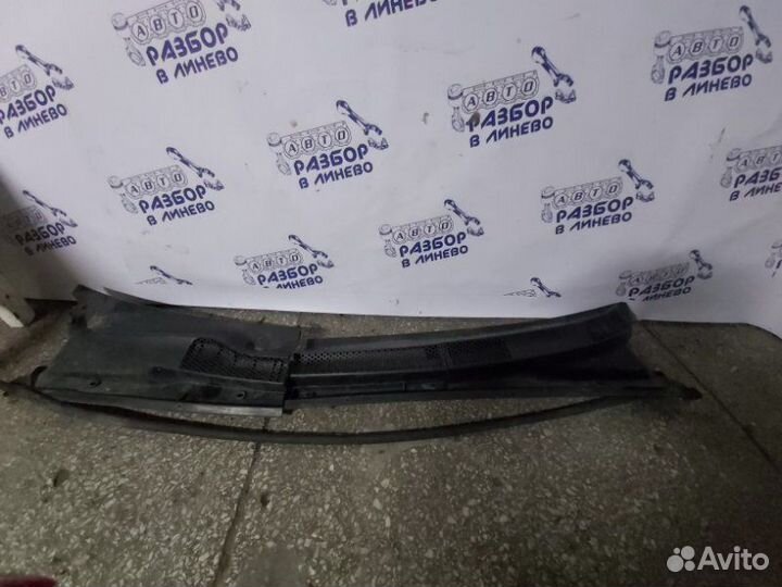 Решетка под лобовое стекло Toyota Platz NCP12