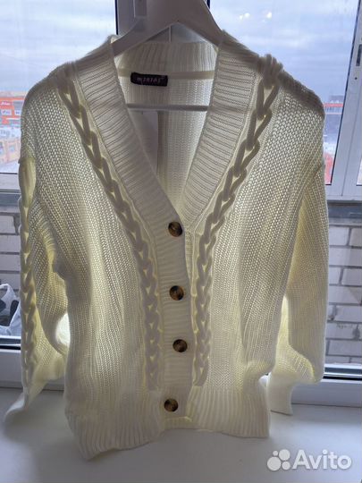 Кофта молочного цвета 42-46 размер