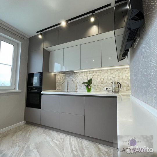 Кухня до потолка