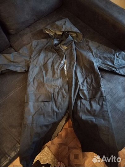 Плащ прорезиненный