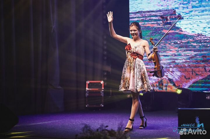 Скрипачка на праздники