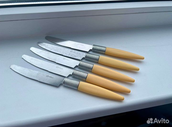 Ножи столовые 5 шт СССР винтаж бежевые