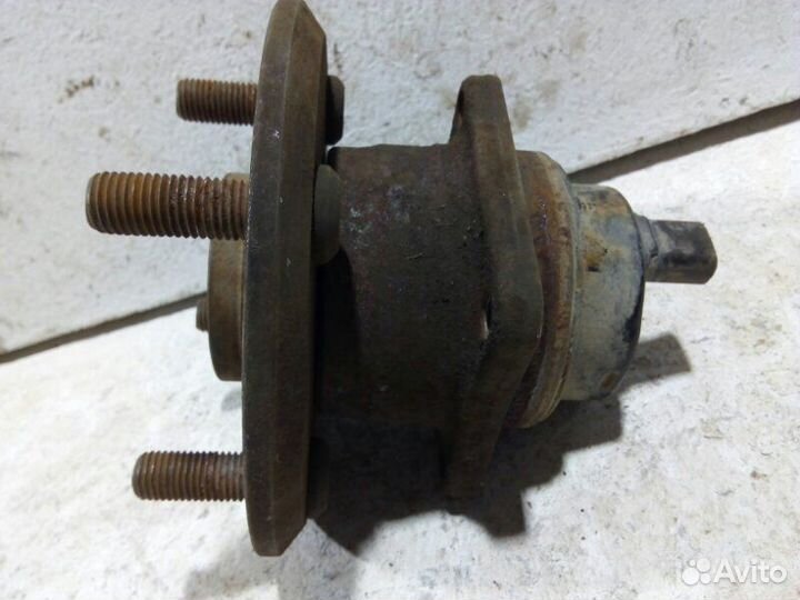 Ступица задняя правая Toyota Corolla 120