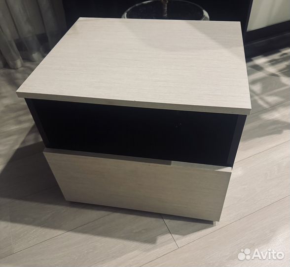 Тумба прикроватная
