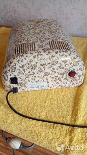 Лапмпа для сушки ногтей