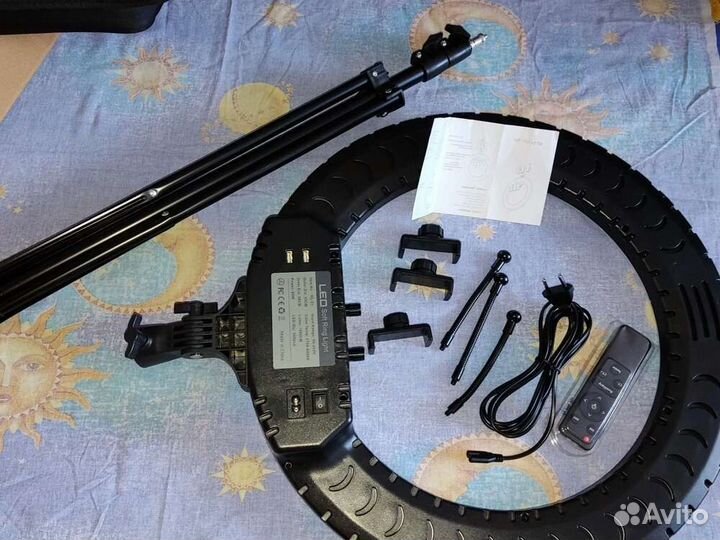 Кольцевая лампа 54см со штативом