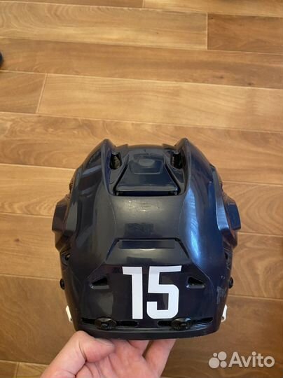 Хоккейный шлем