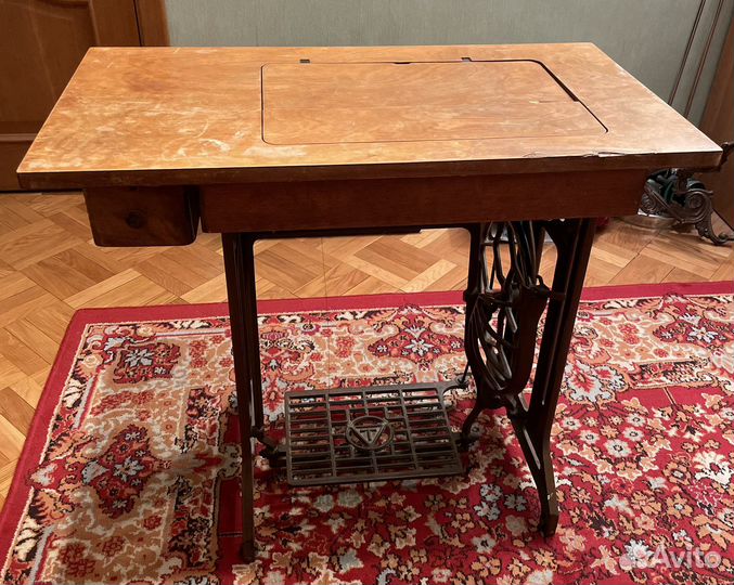 Швейная машинка ножная Tikka